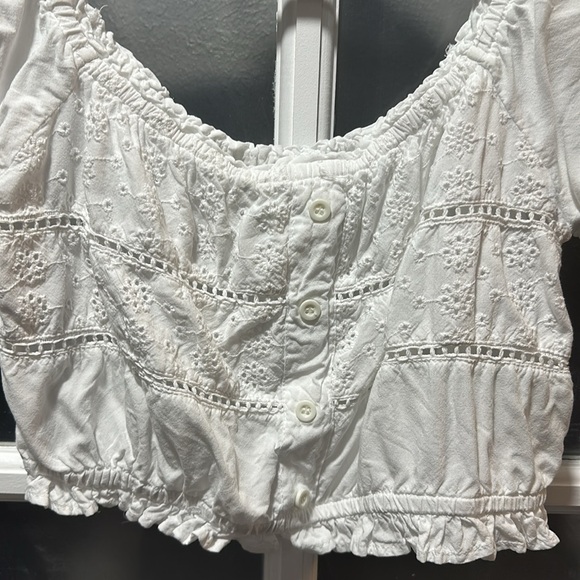 Sim & Sam Eyelet Cap Sleeve Crop Top - Picture 2 of 5